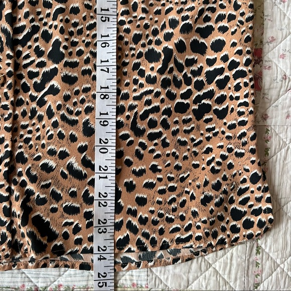 Topshop Animal Print Button Down Shirt Size 4 - Picture 7 of 9